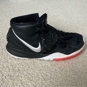 Selling Boys 5.5 Kyrie 6 Basketball shoes!!